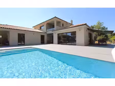 superbe maison d'architecte t7 recente avec piscine en bordure de lavaur