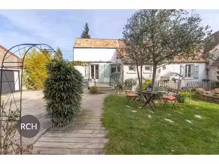 exclusivité - forêt de rambouillet - maison ancienne avec joli jardin clos de mur