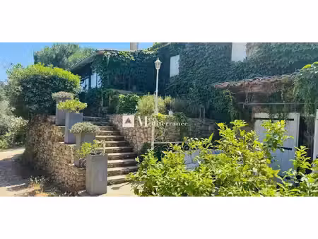maison avec piscine et terrasse la garde-freinet (83)