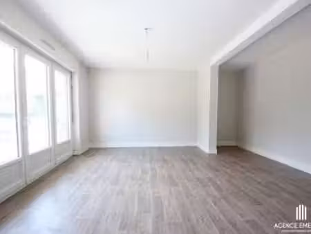 location appartement 3 pièces à dinard (35800) : à louer 3 pièces / 73m² dinard