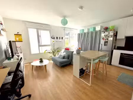 location meublée appartement 1 pièce 33 m² à poissy (78300)  800 €