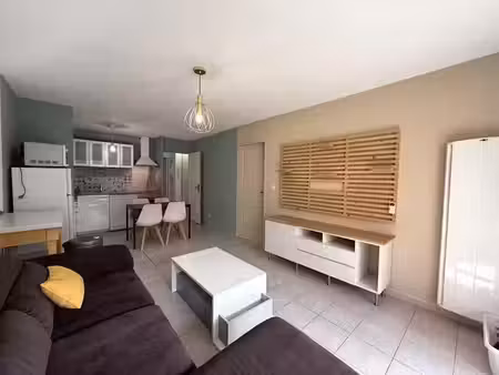location meublée appartement 3 pièces 53.65 m² à montfavet (84140)  765 €