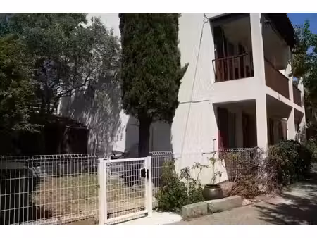 location meublée appartement 2 pièces 38 m² à lavera (13117)  690 €