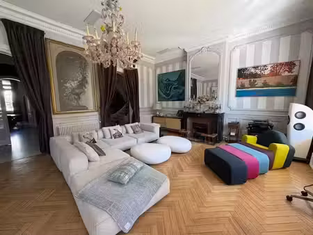 location hôtel particulier 12 pièces 552.41 m² à bordeaux (33000)  12 043 €
