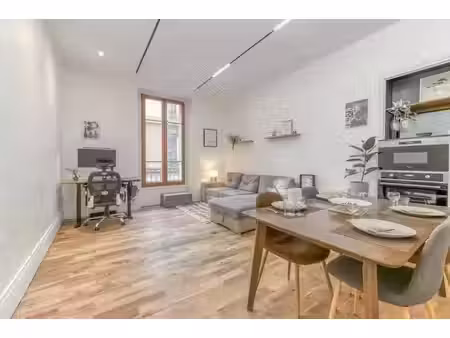 location meublée appartement 2 pièces 42 m² à grenoble (38000)  820 €