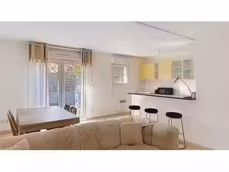 location meublée maison 4 pièces 86 m² à merignac (33700)  1 500 €