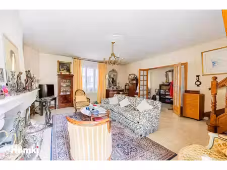 maison t6 familiale de 210 m² avec cour  garage et 120 m² de sous-sol aménagé - saint ouen