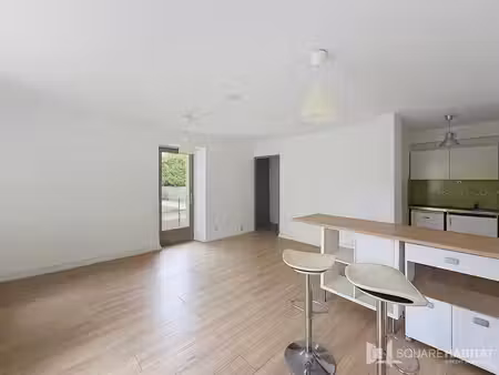 studio centre-ville montfort sur meu