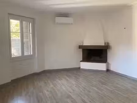 location appartement 4 pièces 93 m² à bastia (20200)  1 105 €