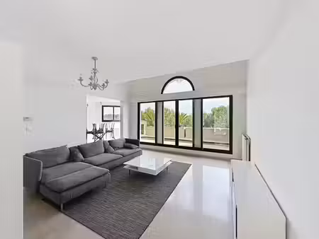 location meublée appartement 4 pièces 117.63 m² à villeneuve-les-avignon (30400)  1 400 €
