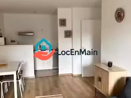 location meublée appartement 2 pièces 43 m² à pantin (93500)  1 205 €