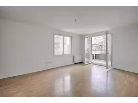 location appartement 4 pièces 73 m² à sucy-en-brie (94370)  1 238 €