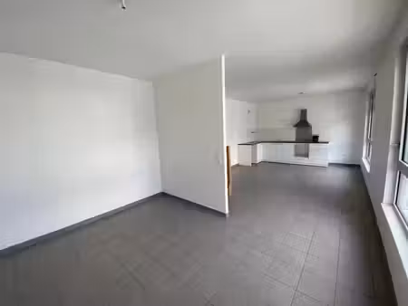 location appartement 4 pièces 99 m² à paris 19ème (75019)  2 211 €