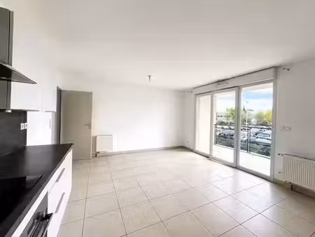 location appartement 3 pièces 62.6 m² à montfavet (84140)  915 €