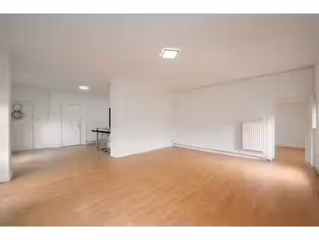 appartement 1 chambre avec bureau – 81 m² à hornu