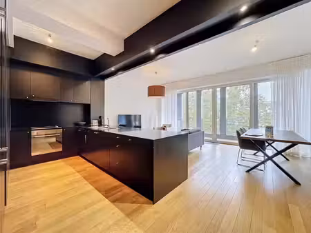 appt (+-104m²) 1 chambre avec de belles finitions / quartier