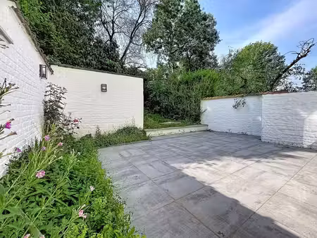 appartement 2 ch. avec jardin +/- 50m2 et terrasse +/-35m2