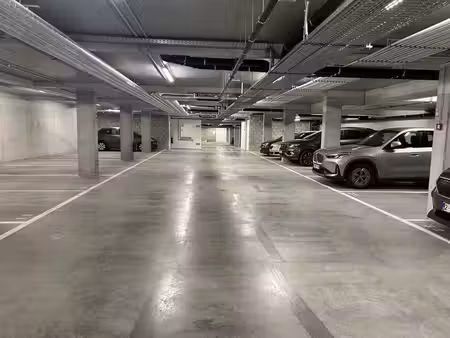 ondergrondse autostaanplaats te koop!