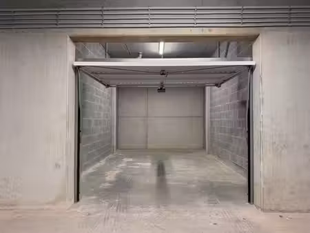 parking / garage
