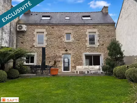 charmante maison de ville renovee d'environ 127 m2 sur terrain de 393 m2