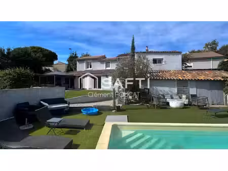 ferme rénovée avec piscine à bourg-lès-valence