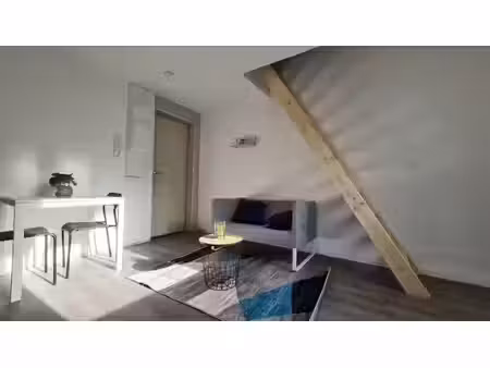 location meublée duplex 2 pièces 23.7 m² à tourcoing (59200)  520 €