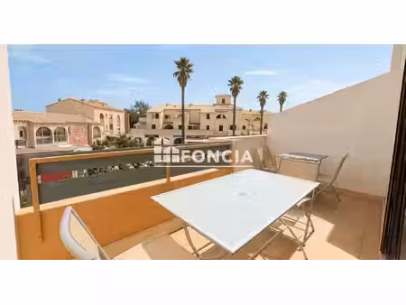grand studio rénové avec terrasse  parking et climatisation – à proximité de la plage