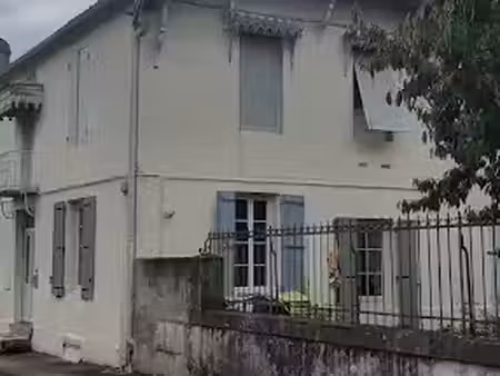 location appartement 3 pièces 81 m² à damazan (47160)  471 €