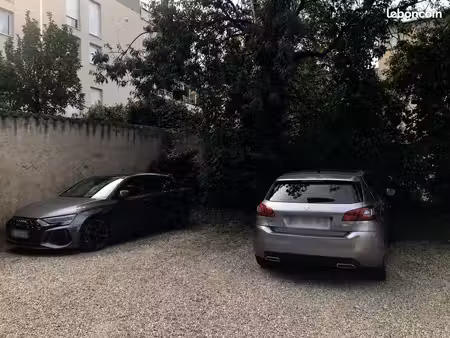 à vendre – place de parking en surface – saint-fons (69190)