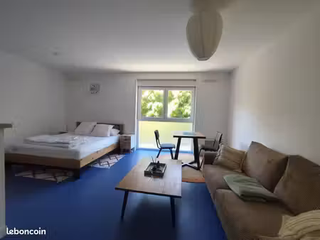 grand studio meublé  la rochelle tasdon