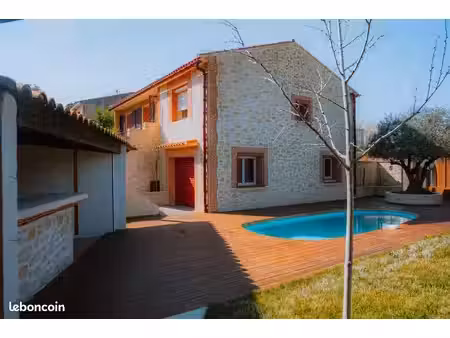 bel appartement t3 avec piscine  jardin et parking location uniquement septembre octobre e