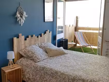 charmant t2 aux pieds de la plage avec balcon vue latérale mer