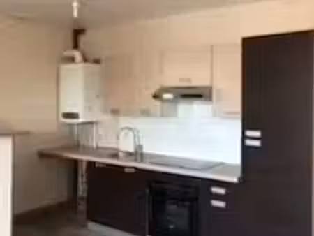 location appartement 3 pièces à saint-médard-de-guizières (33230)  555 €