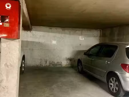 place de parking la rode