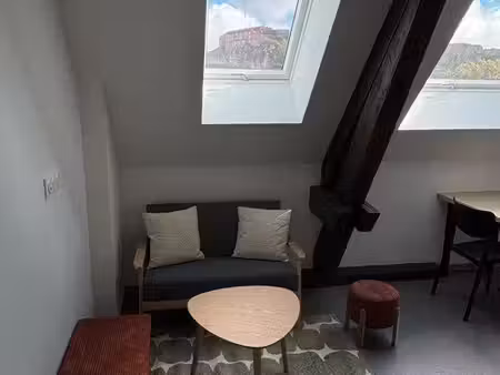 studio meublé récent à louer