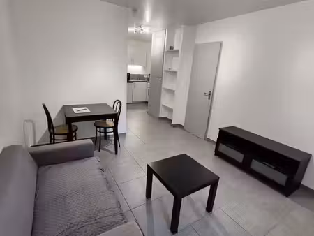 t2 meublé + terrasse