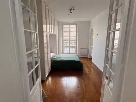 bel appartement mairie des lilas meublé