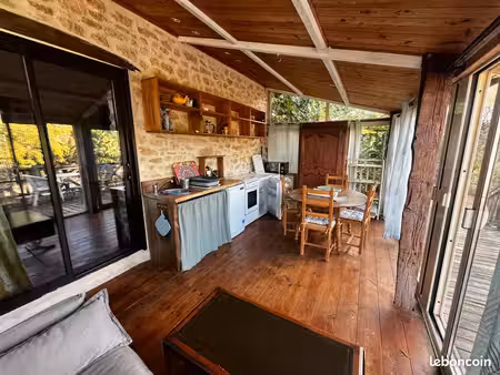 petite maison dans la campagne