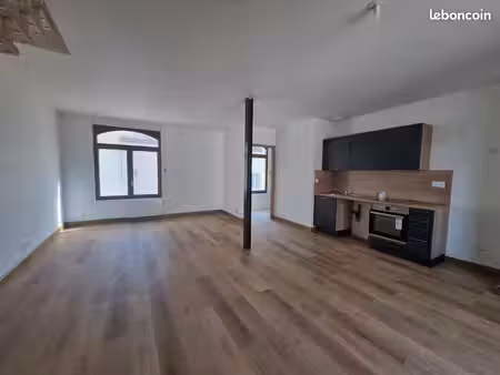duplex t2 de 59m2 rénové avec garage privatif en centre ville