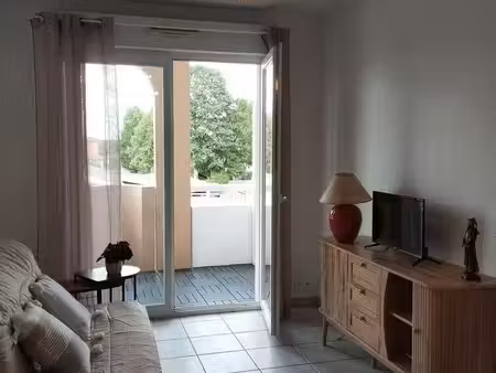 bel appartement avec terrasse et parking