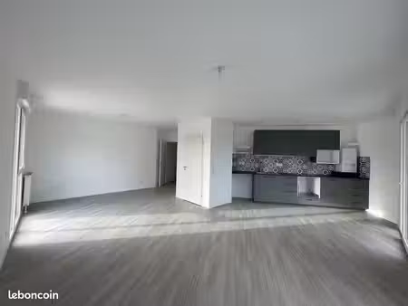 appartement 3 pièces 77 m²