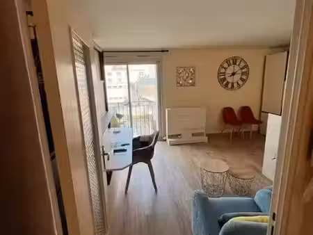 location meublée appartement 1 pièce 25 m² à tours (37000)  650 €