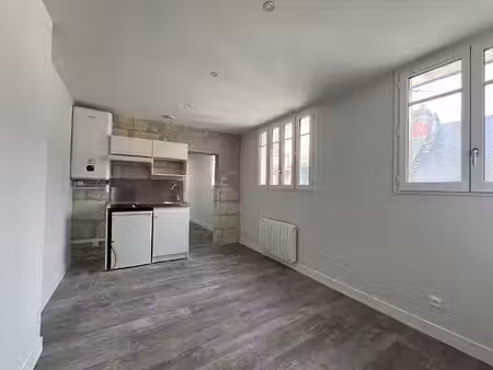 appartement 2 pièces à louer au 2ème étage à châtellerault  centre-ville