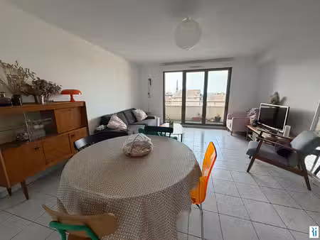 f4 lumineux avec balcon  parking et ascenseur - rouen gare