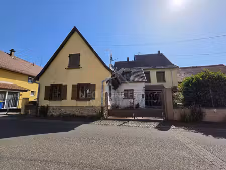 maison de village -6 pièces -2 chambres- 1 sdb.