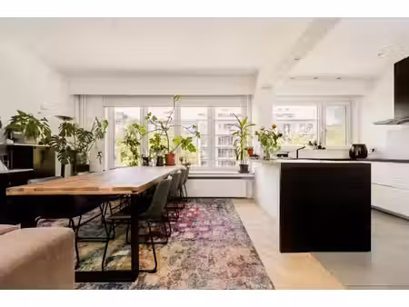 prachtig gerenoveerd 2-slp appartement + bureel/dressing  terras én garage