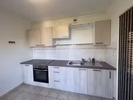 appartement 3 pieces avec parking  balcon et cave castelnaud