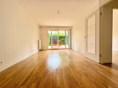 chatillon - 2 pièces de 41.43 m² - jardin - parking