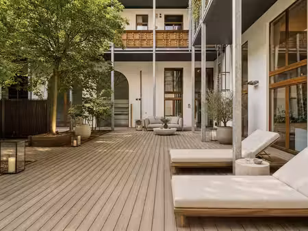 villa-loft avec jardin urbain privatif de 400 m² et volumes