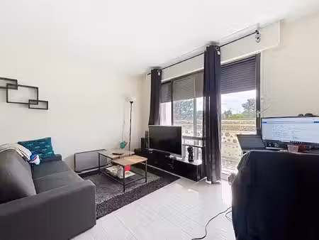 studio 30 m² à deux pas de la gare - combs la ville